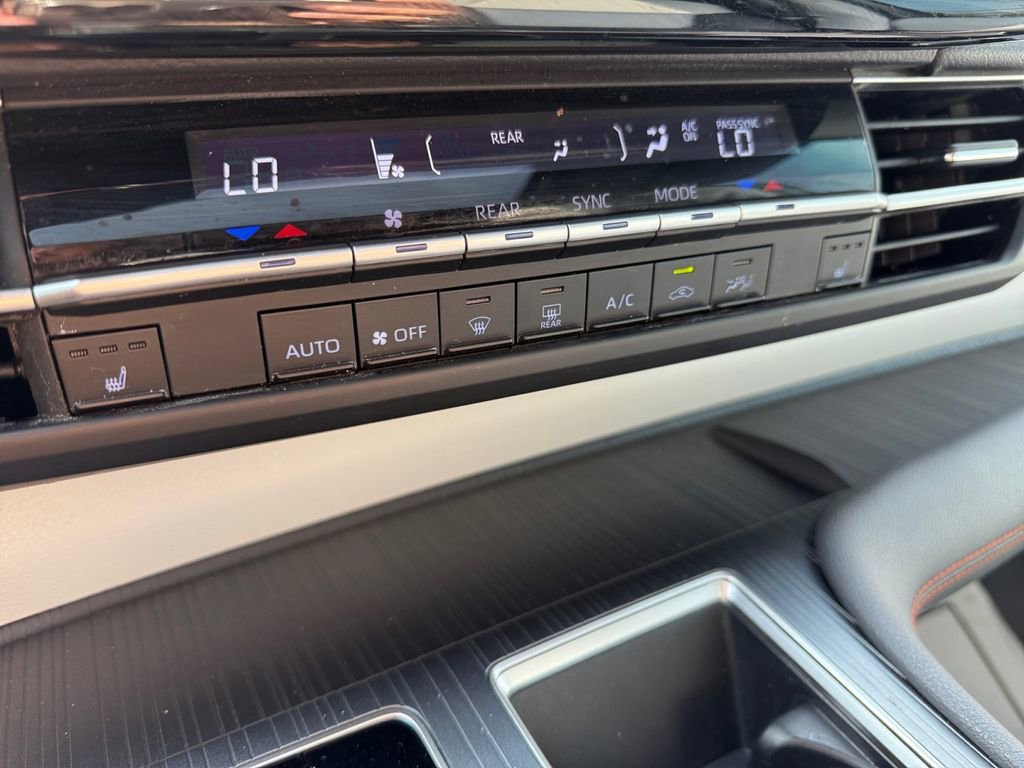 Certified 2022 Toyota Sienna XSE image 18