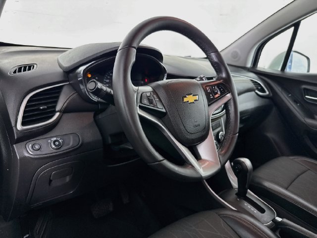 Used 2019 Chevrolet Trax LT w/ LT Convenience Package FWD image 20