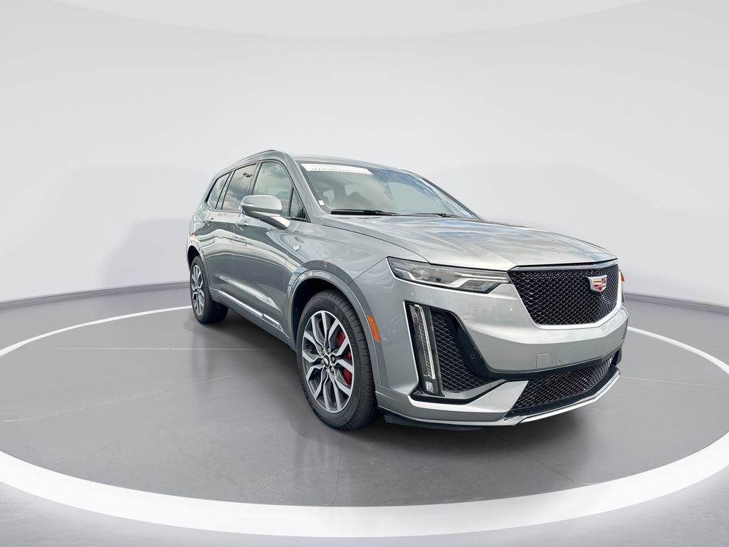 Used 2024 Cadillac XT6 Sport image 2