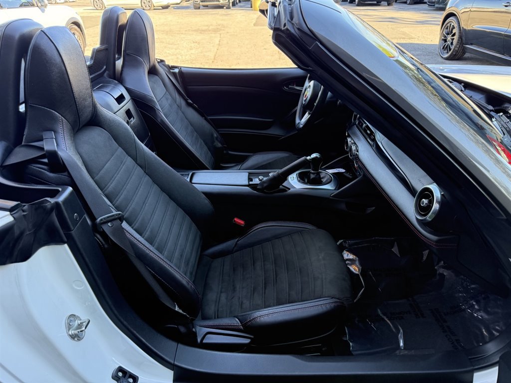 Used 2017 FIAT 124 Spider Abarth image 19