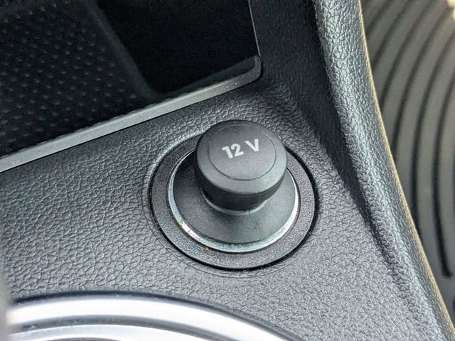Used 2015 Volkswagen Beetle TDI FWD image 21