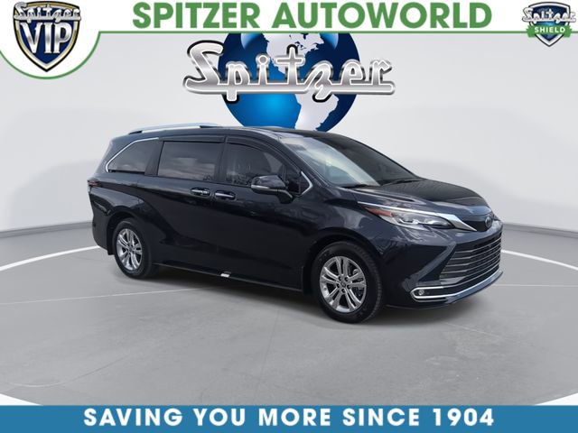 Used 2022 Toyota Sienna Platinum AWD/4WD image 2