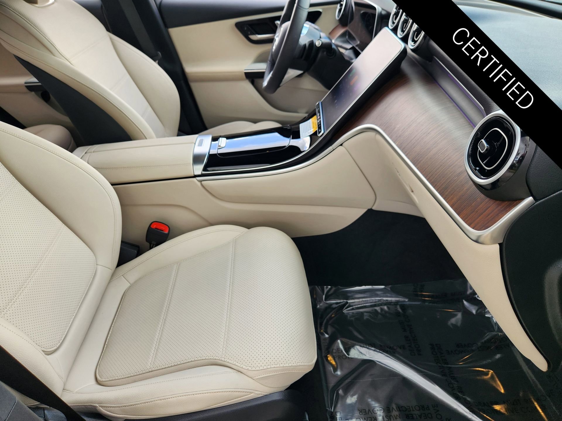 Certified 2026 Mercedes-Benz GLC 300 image 3