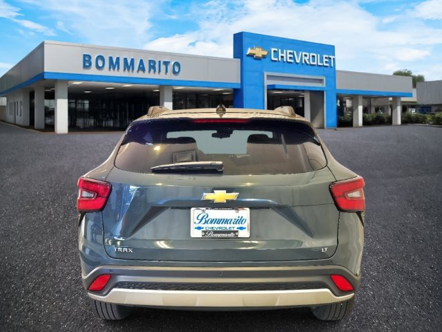New 2026 Chevrolet Trax LT w/ Driver Confidence Package FWD image 4
