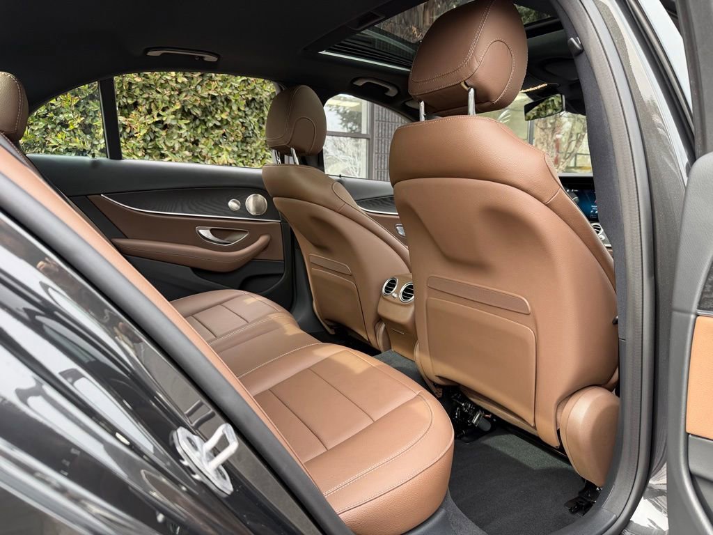 Used 2023 Mercedes-Benz E 450 4MATIC Sedan image 37