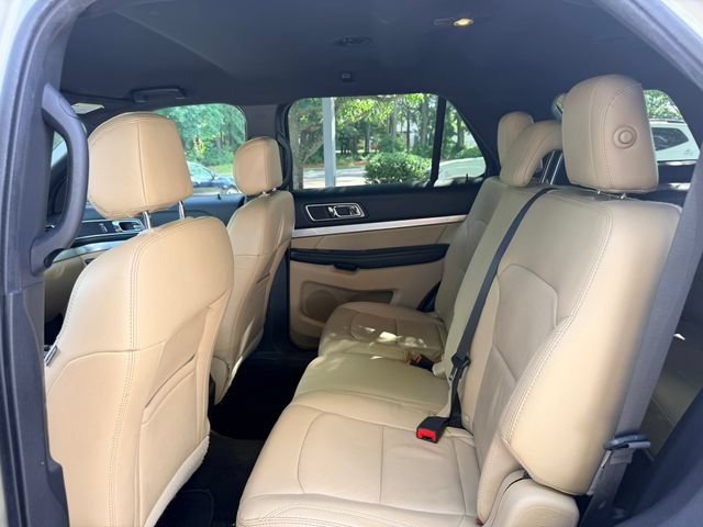 Used 2017 Ford Explorer XLT w/ Equipment Group 202A FWD image 13