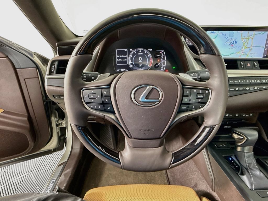 Used 2019 Lexus ES 350 Ultra Luxury w/ Accessory Package 2 FWD image 11