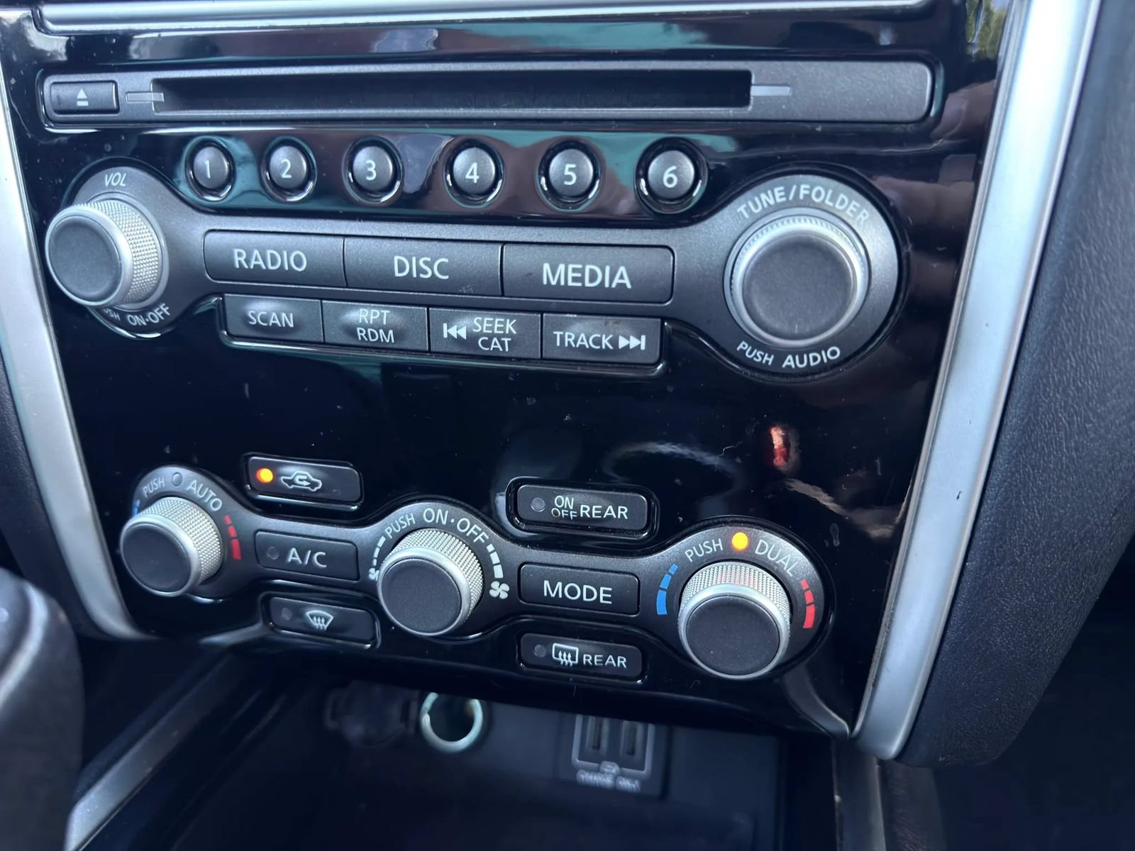 Used 2018 Nissan Pathfinder SV FWD image 15