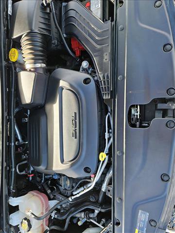 Used 2023 Chrysler Pacifica Limited FWD image 25