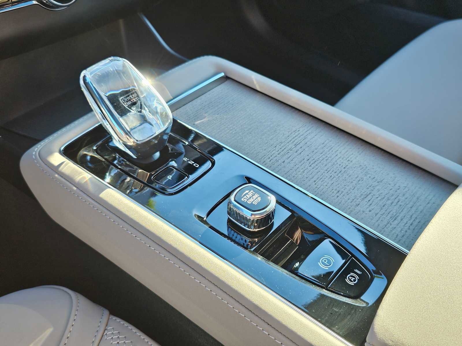 New 2026 Volvo XC90 B6 Plus w/ Protection Package Premier image 24