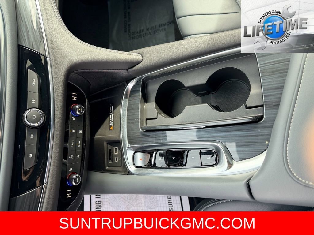 Used 2024 Buick Enclave Essence image 13