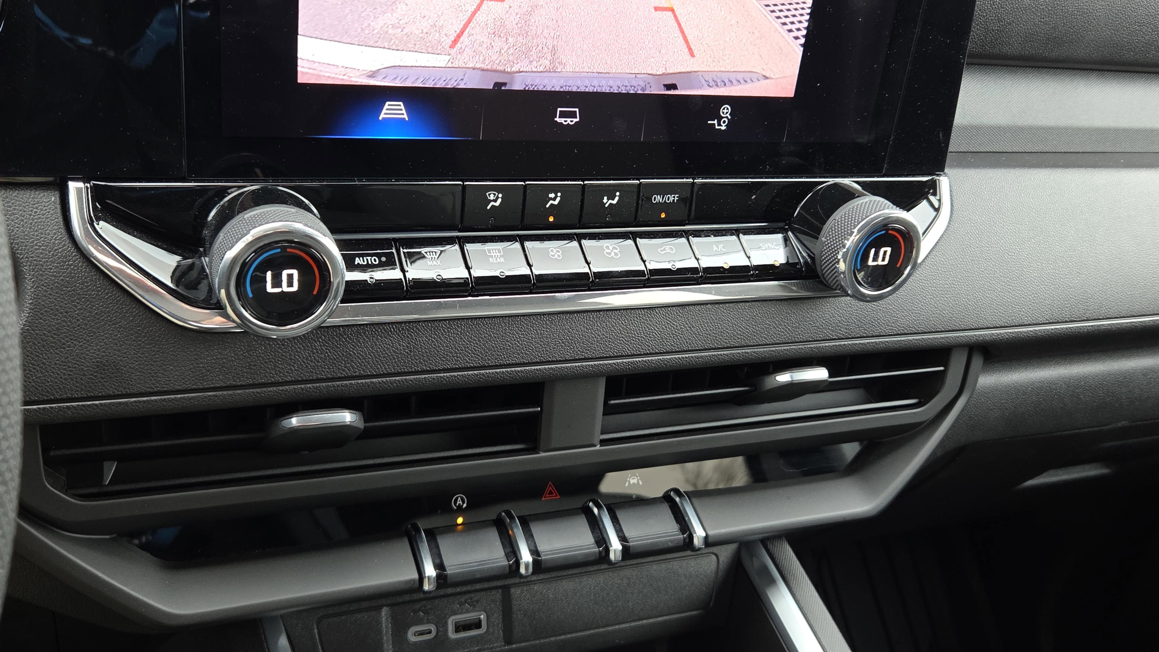 Used 2025 Chevrolet Colorado Trail Boss image 21