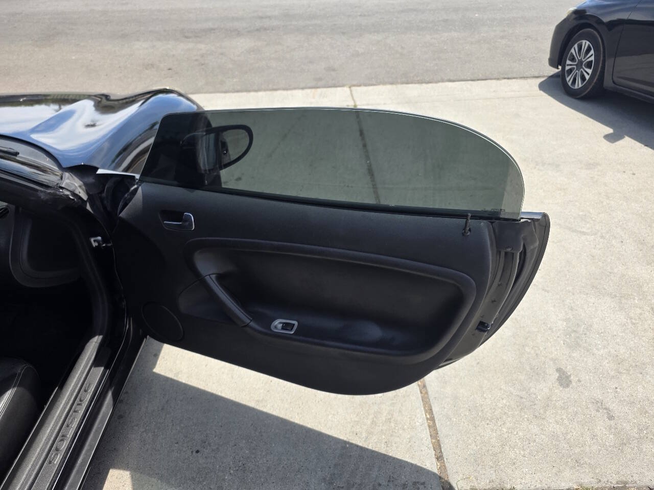 Used 2006 Pontiac Solstice Convertible w/ Premium Package RWD image 19