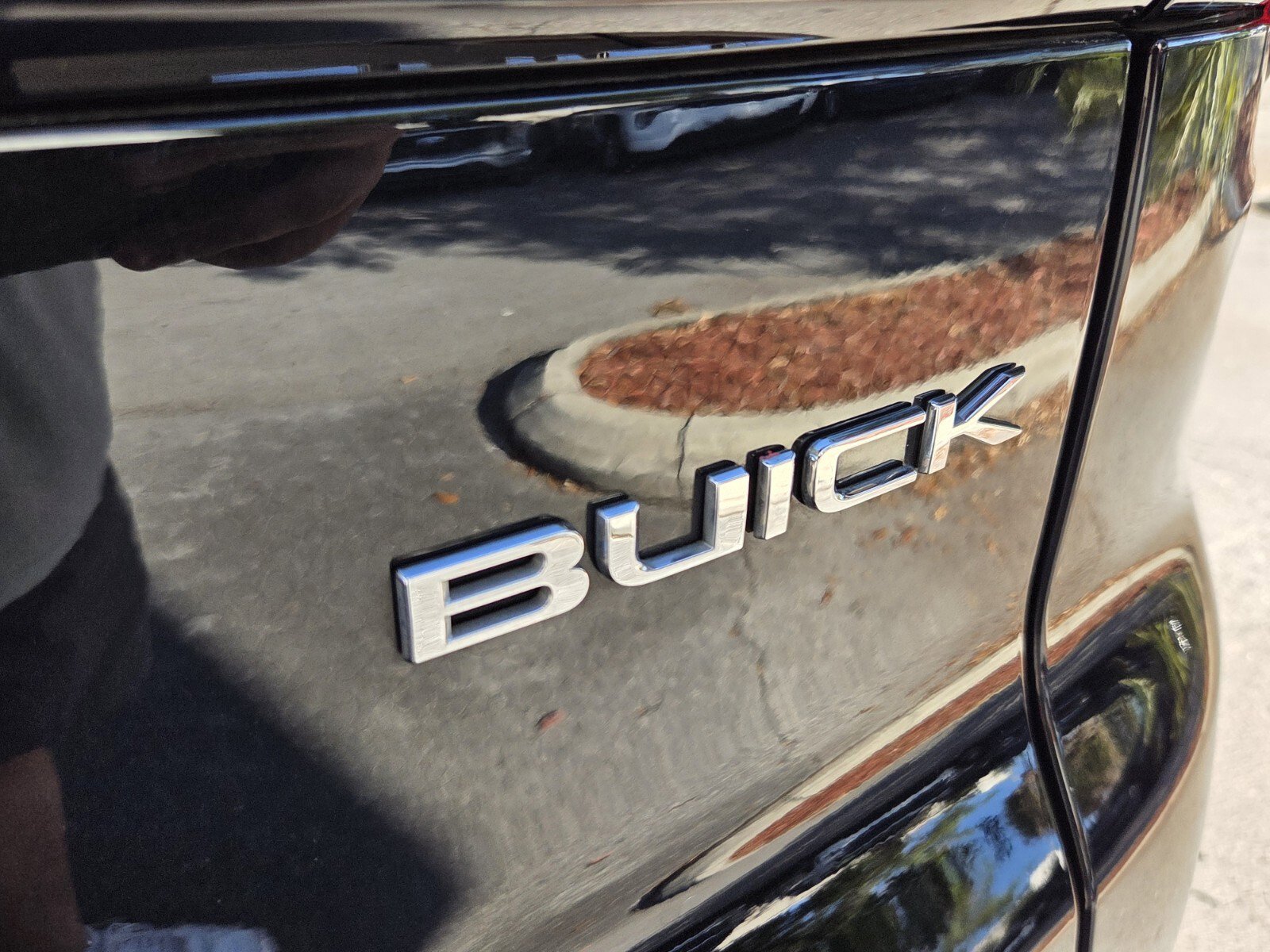 Used 2025 Buick Enclave Preferred FWD image 21