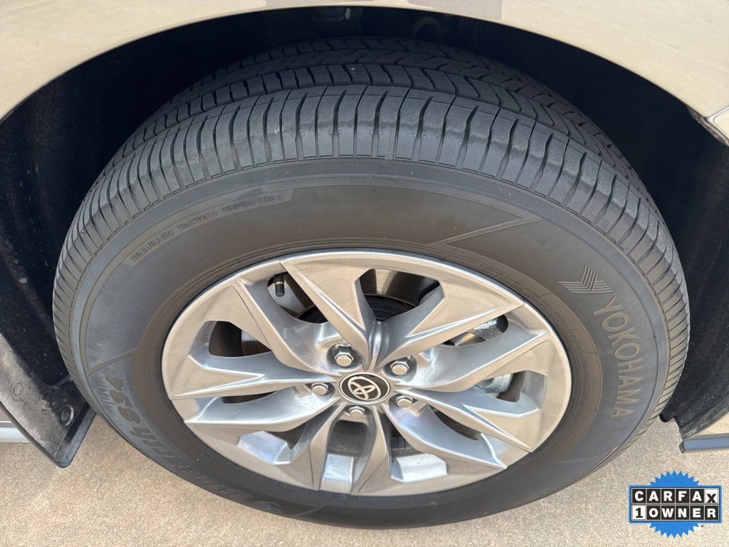 Used 2026 Toyota Sienna LE image 34