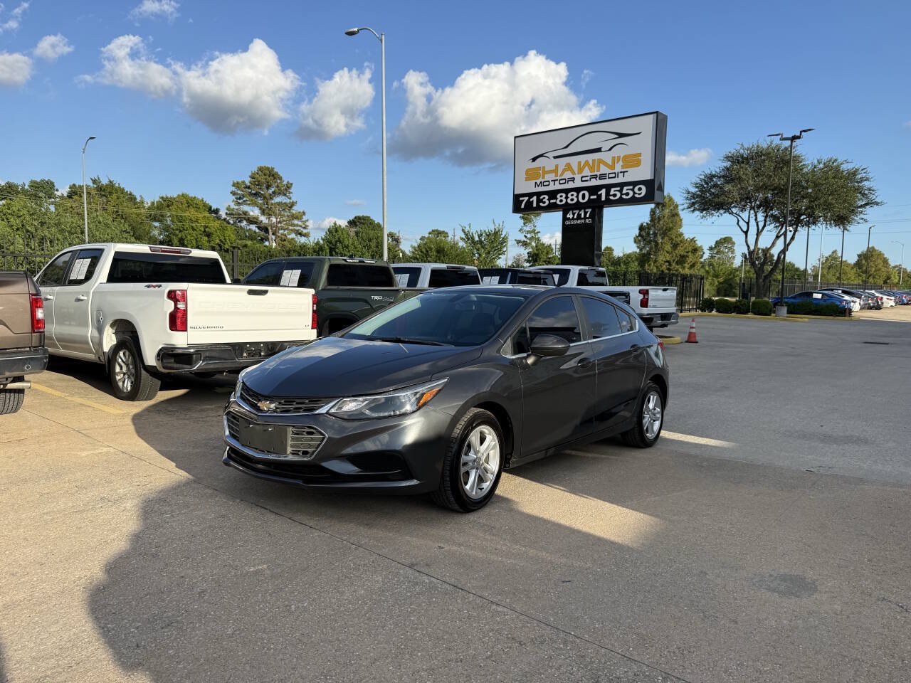 Used 2018 Chevrolet Cruze LT w/ Convenience Package FWD image 40
