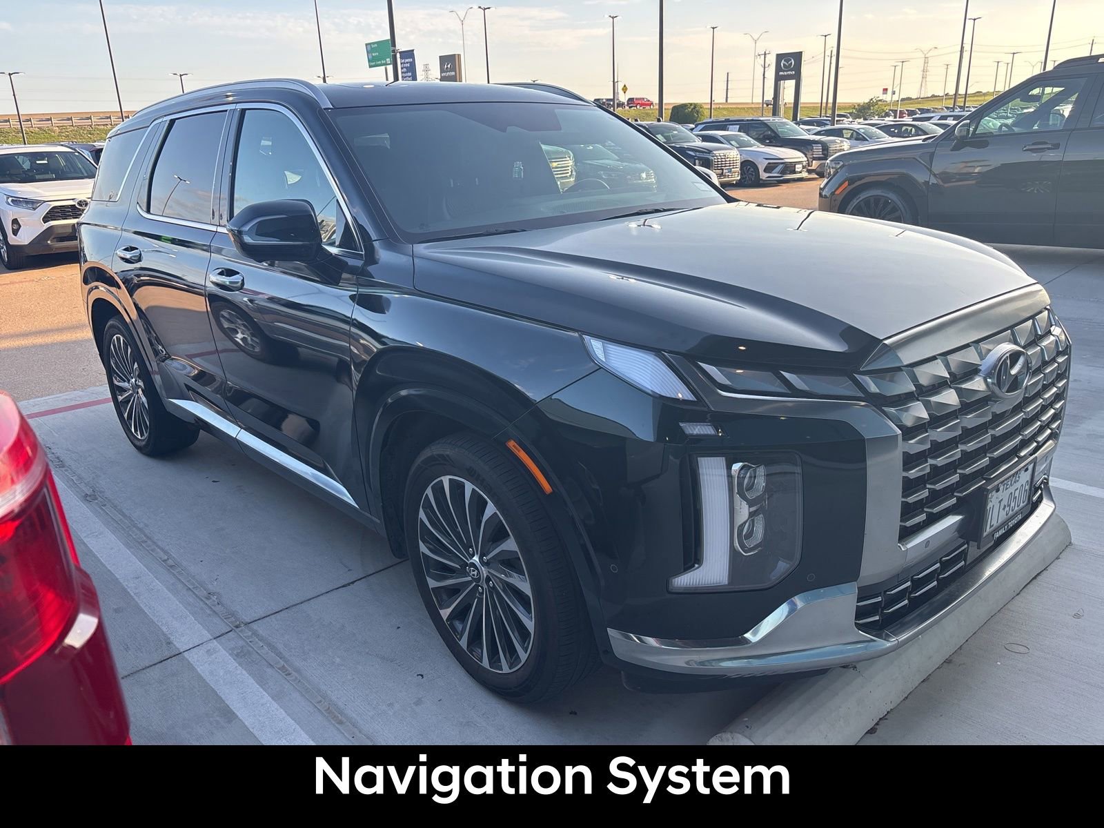 Used 2024 Hyundai Palisade Calligraphy AWD/4WD image 3