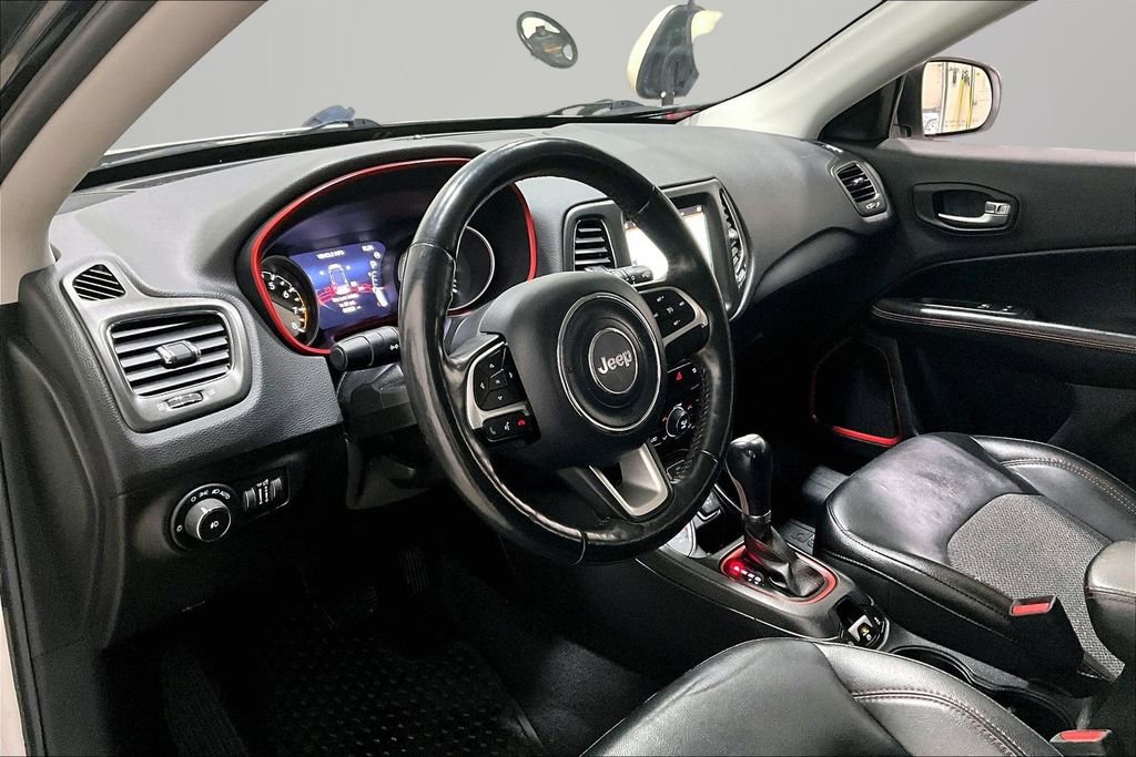 Used 2018 Jeep Compass Trailhawk w/ Navigation Group image 17