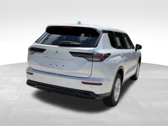 New 2026 Mitsubishi Outlander ES FWD image 5
