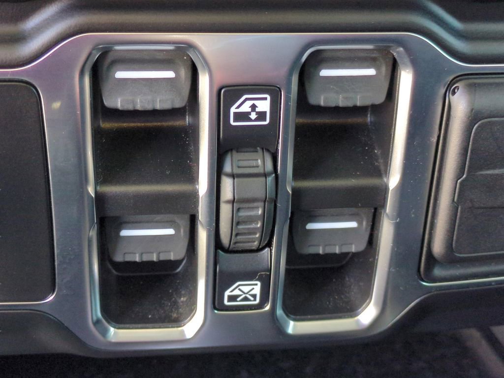 Used 2022 Jeep Gladiator Willys image 30