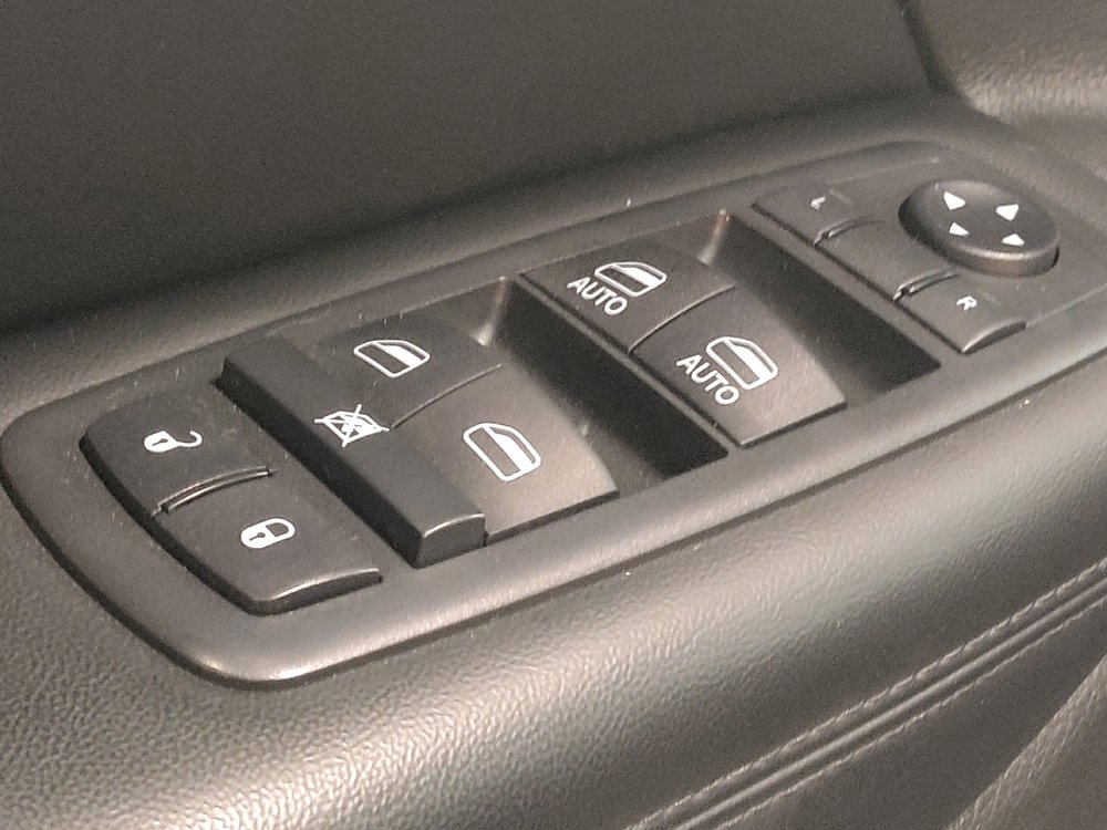 Used 2020 Jeep Grand Cherokee Altitude RWD image 27