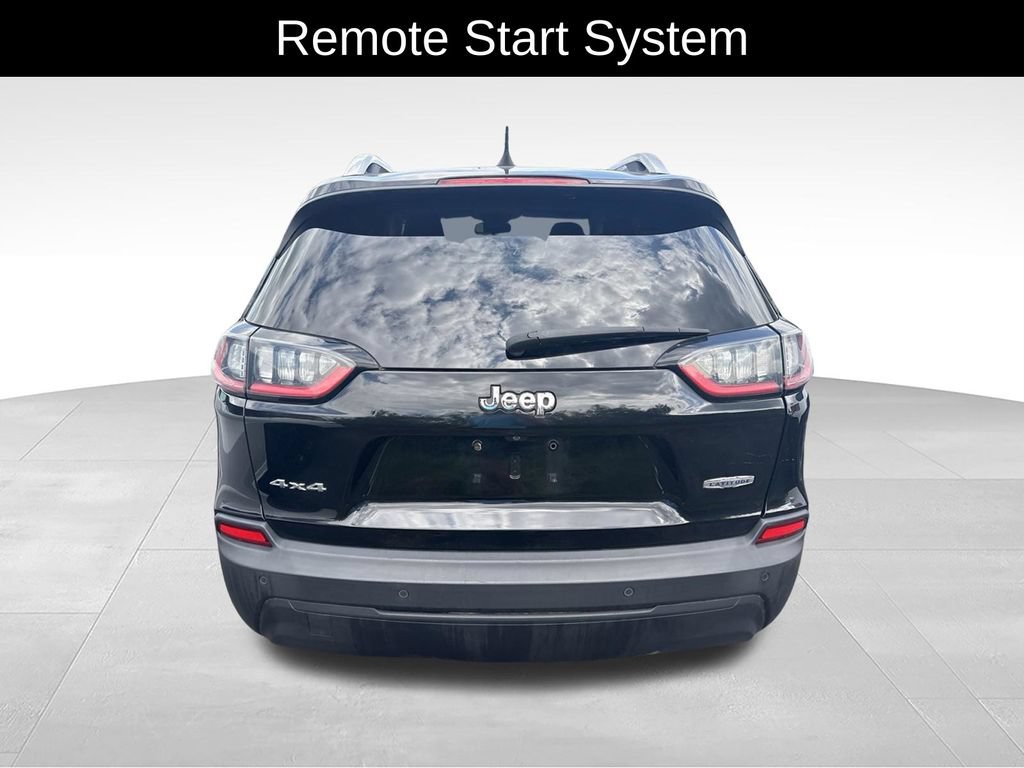 Used 2019 Jeep Cherokee Latitude Plus w/ Cold Weather Group AWD/4WD image 4