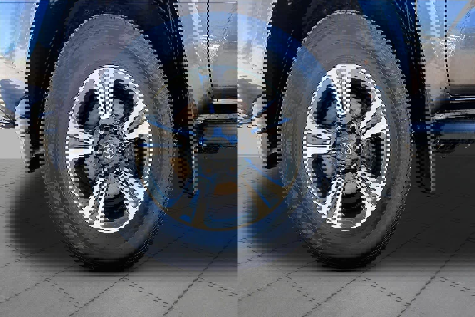 Used 2017 Toyota Tacoma TRD Sport w/ Tow Package (A/T) image 11