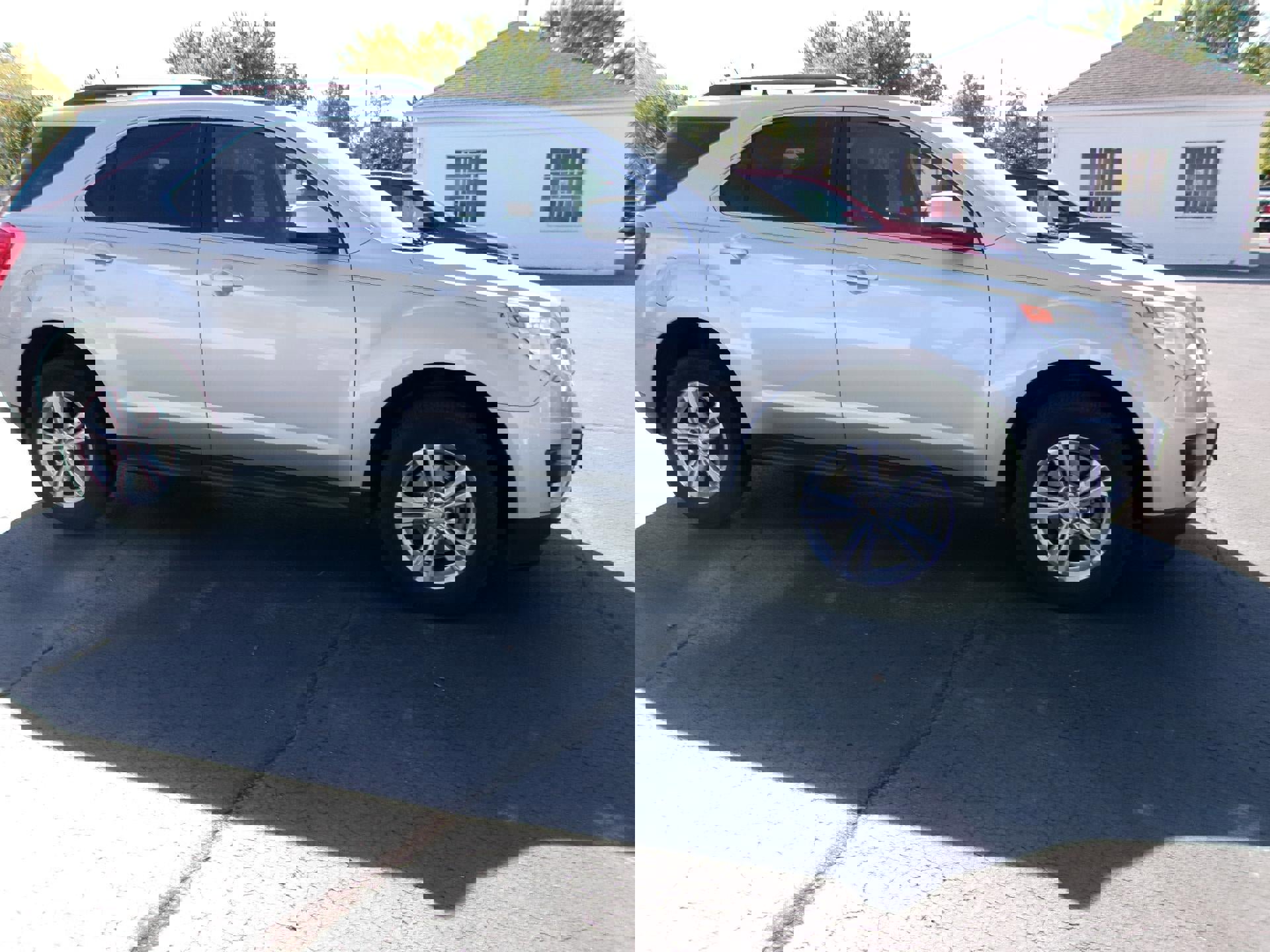 Used 2014 Chevrolet Equinox LT w/ Driver Convenience Package image 4