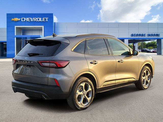 Used 2025 Ford Escape ST-Line FWD image 4