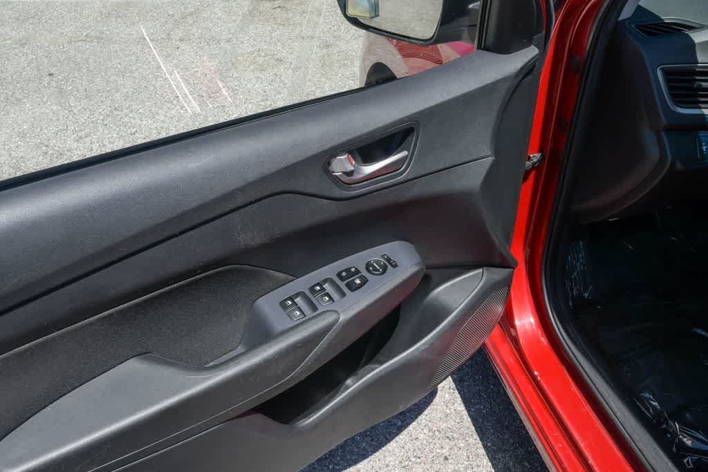 Used 2018 Hyundai Accent SE FWD image 25