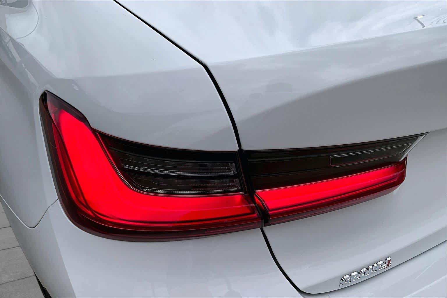 Used 2020 BMW 330i Sedan w/ Convenience Package RWD image 28