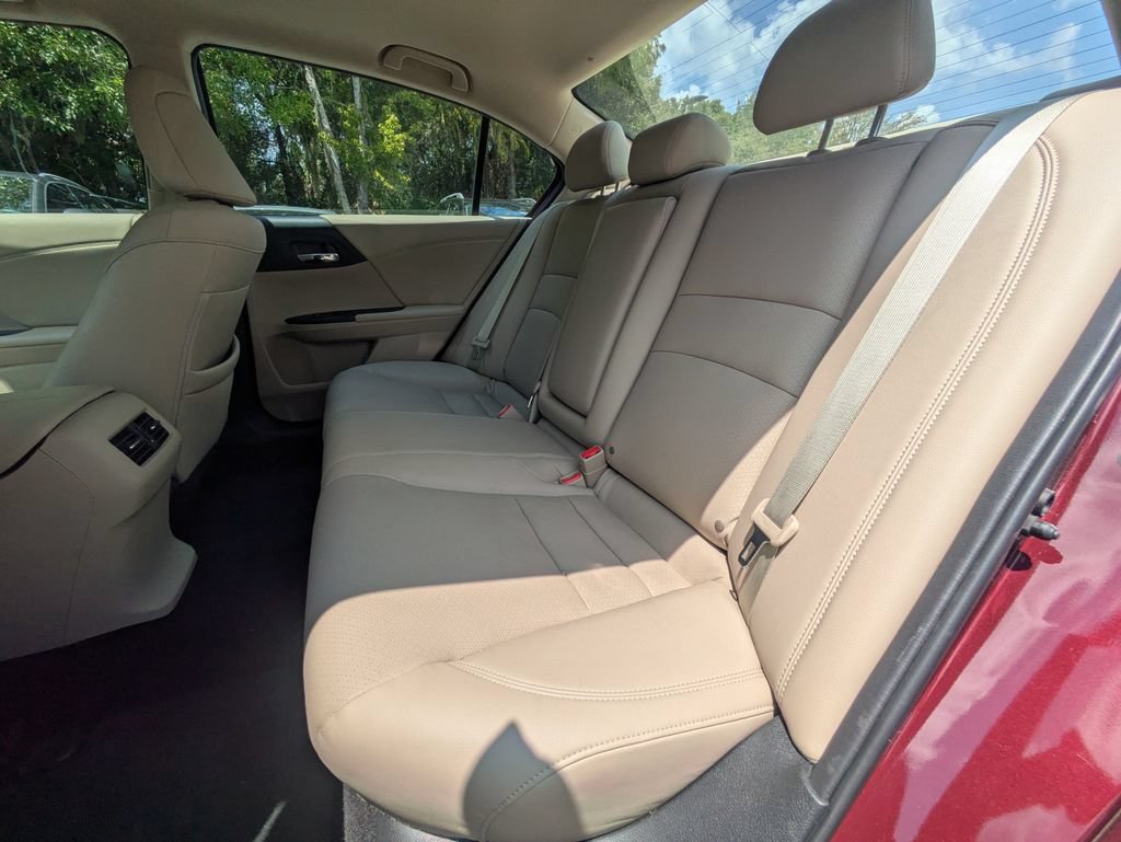 Used 2017 Honda Accord Touring image 17