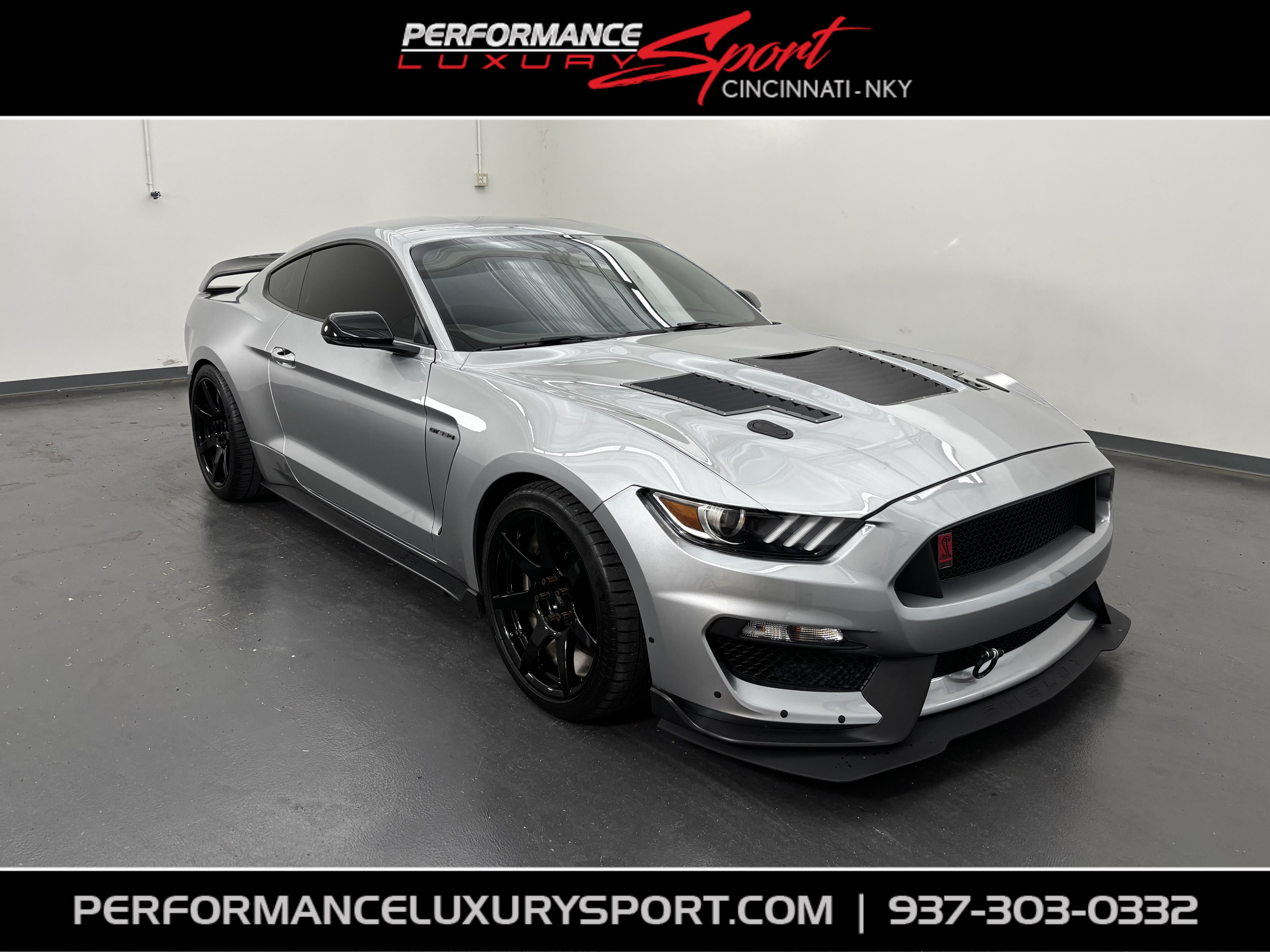 Used 2020 Ford Mustang Shelby GT350R w/ GT350R Equipment Group 920A RWD image 1