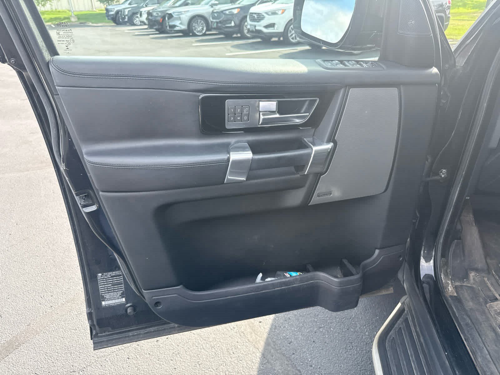 Used 2016 Land Rover LR4 HSE LUX AWD/4WD image 14