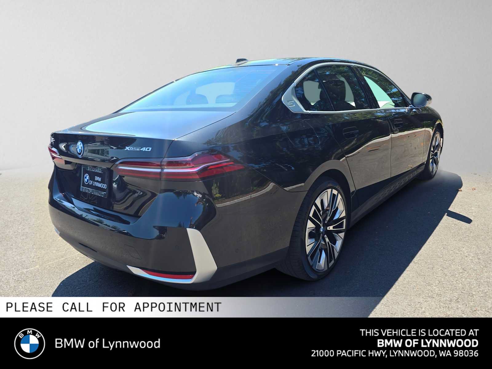 New 2027 BMW i5 xDrive40 AWD/4WD image 3