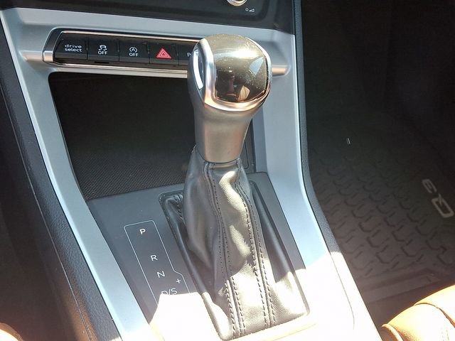 Used 2020 Audi Q3 2.0T Premium w/ Convenience Package image 16