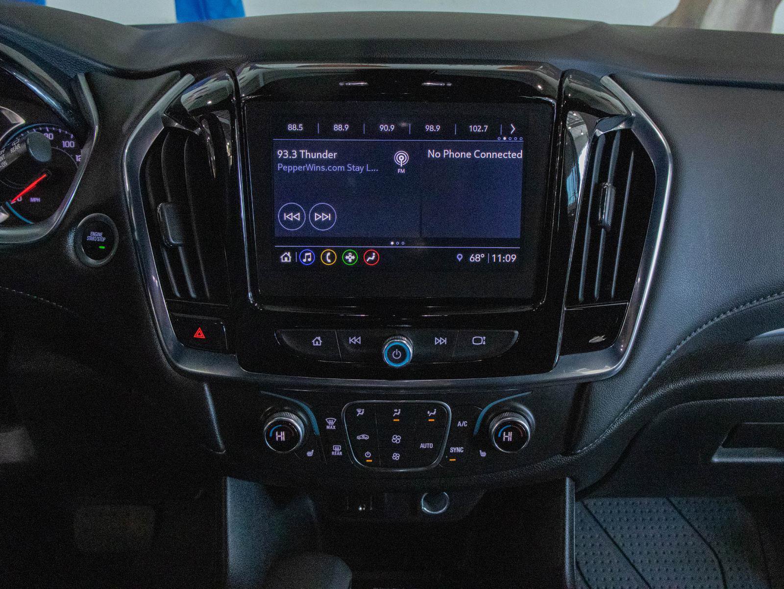 Used 2023 Chevrolet Traverse LT image 4