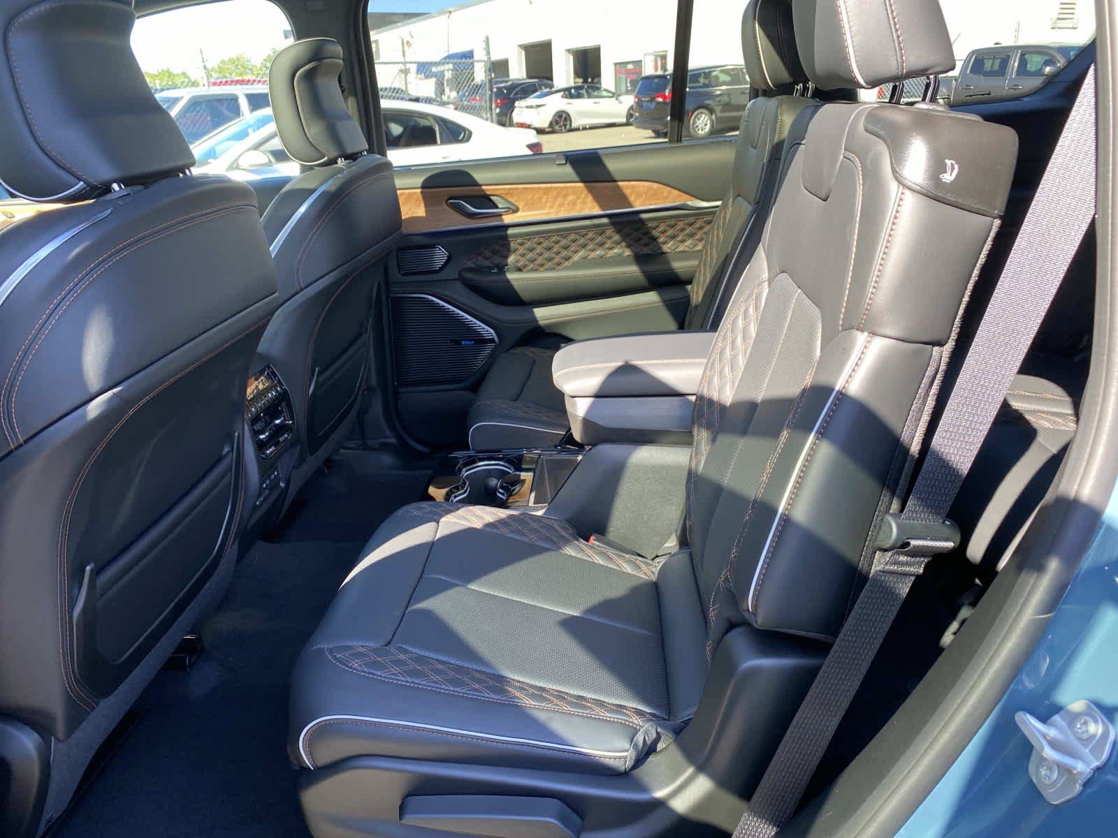 New 2027 Jeep Grand Cherokee L Summit AWD/4WD image 7