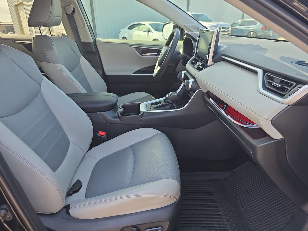 Used 2022 Toyota RAV4 Limited w/ Limited Grade Weather Package image 10
