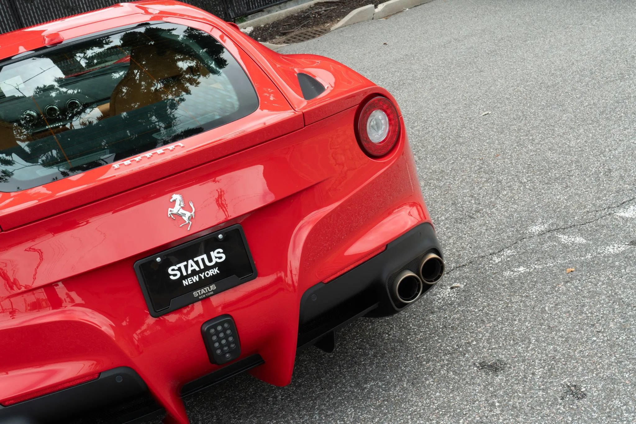 Used 2017 Ferrari F12 Berlinetta RWD image 13