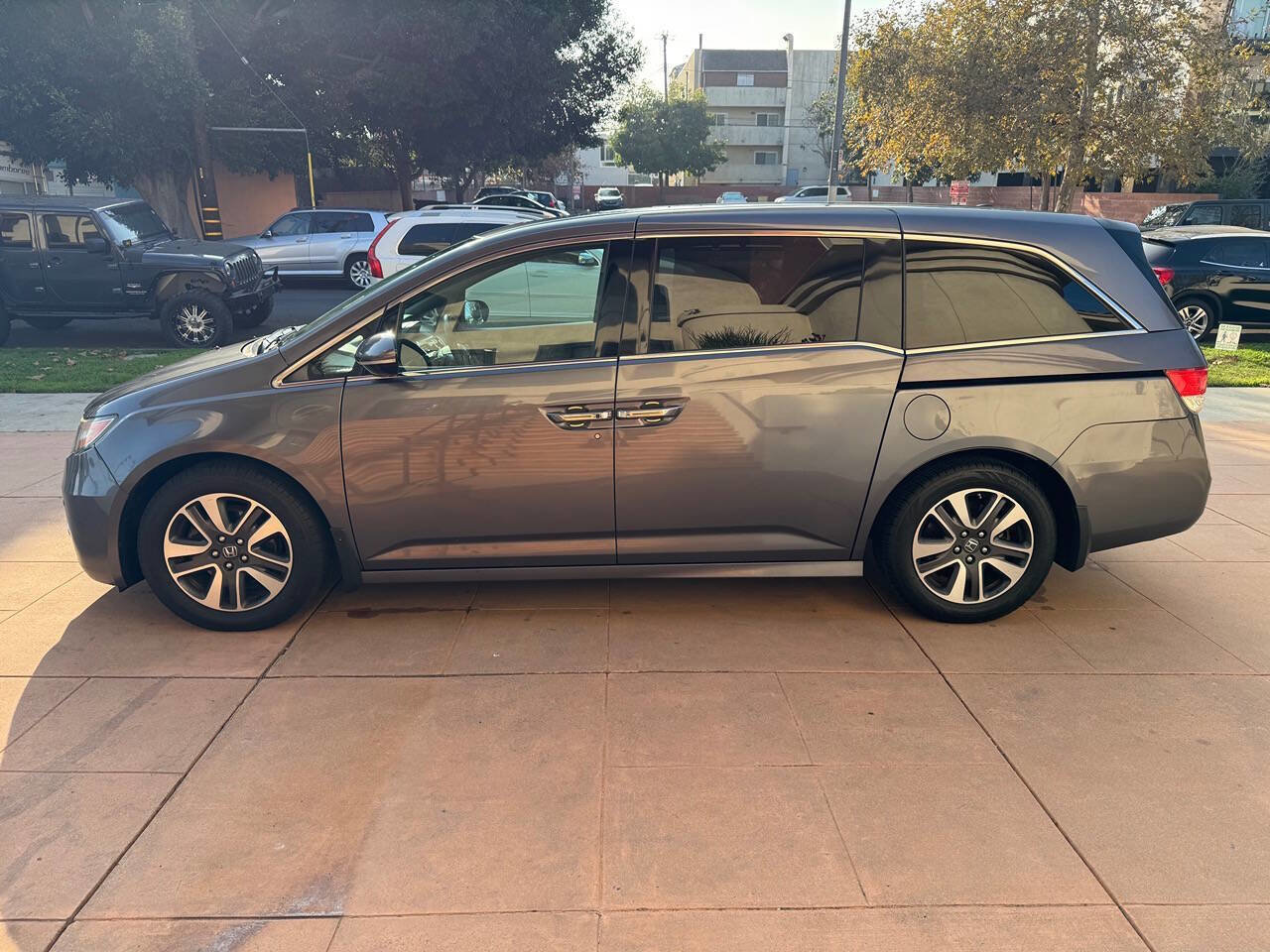 Used 2016 Honda Odyssey Touring image 4