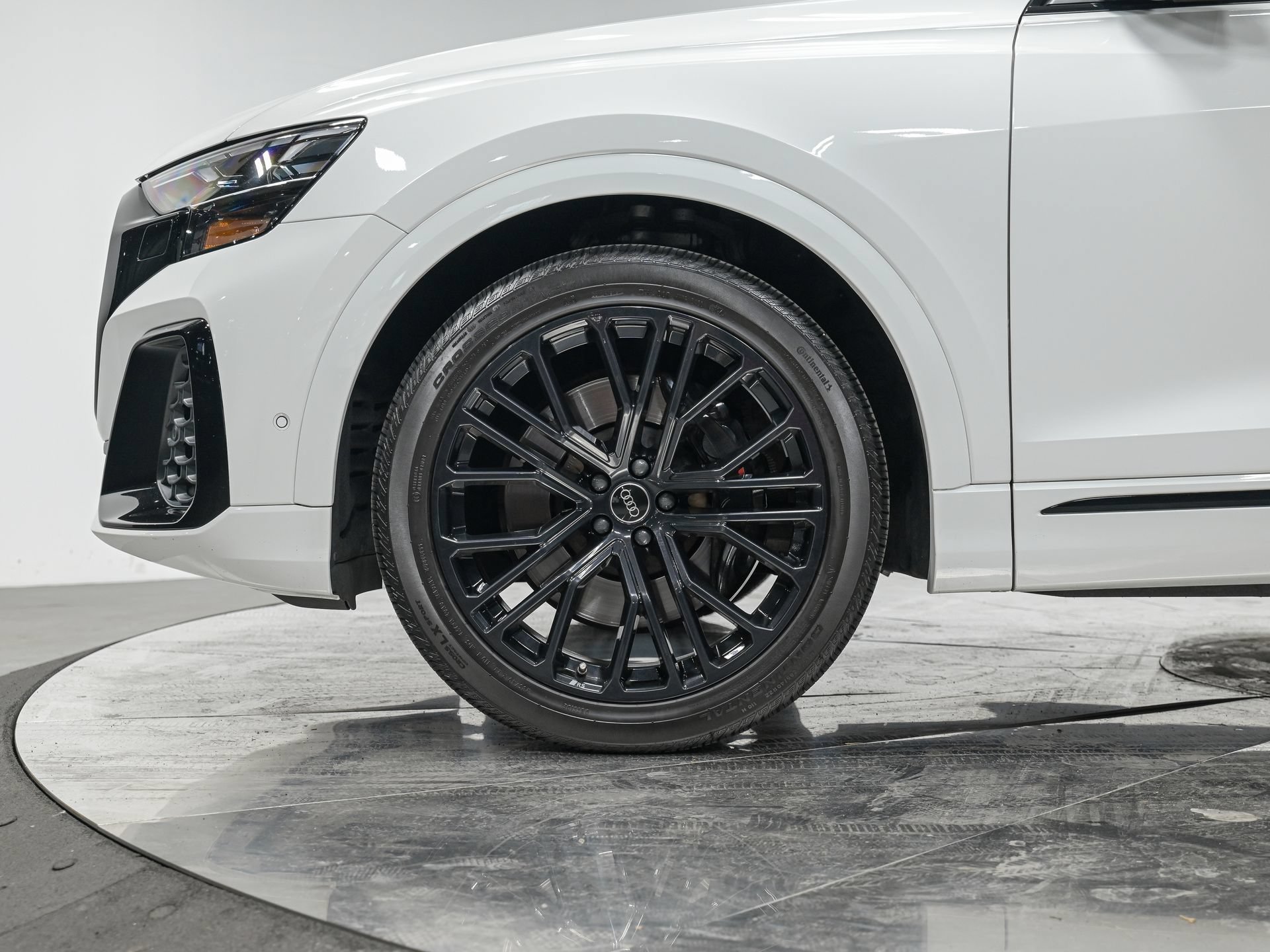 Used 2024 Audi SQ8 Premium Plus AWD/4WD image 3