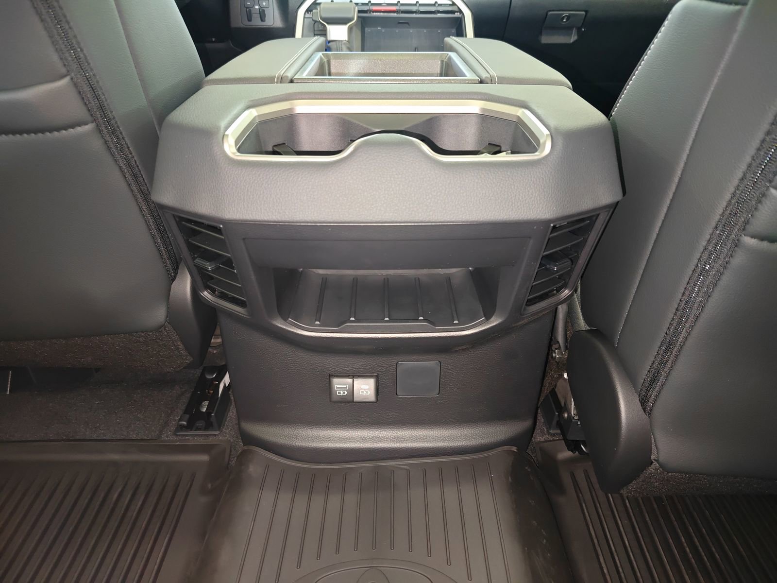 New 2026 Toyota Tundra Limited AWD/4WD image 25
