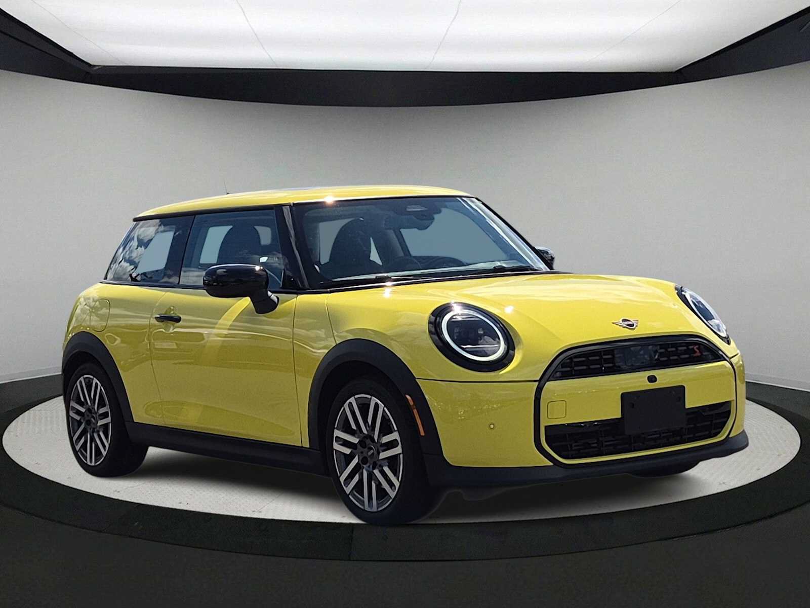 Used 2025 MINI Cooper S FWD image 2