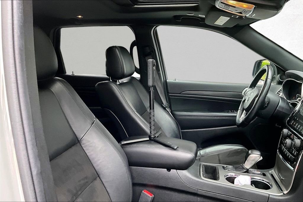 Used 2021 Jeep Grand Cherokee Laredo X AWD/4WD image 30