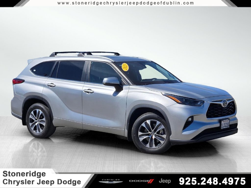 Used 2023 Toyota Highlander XLE
