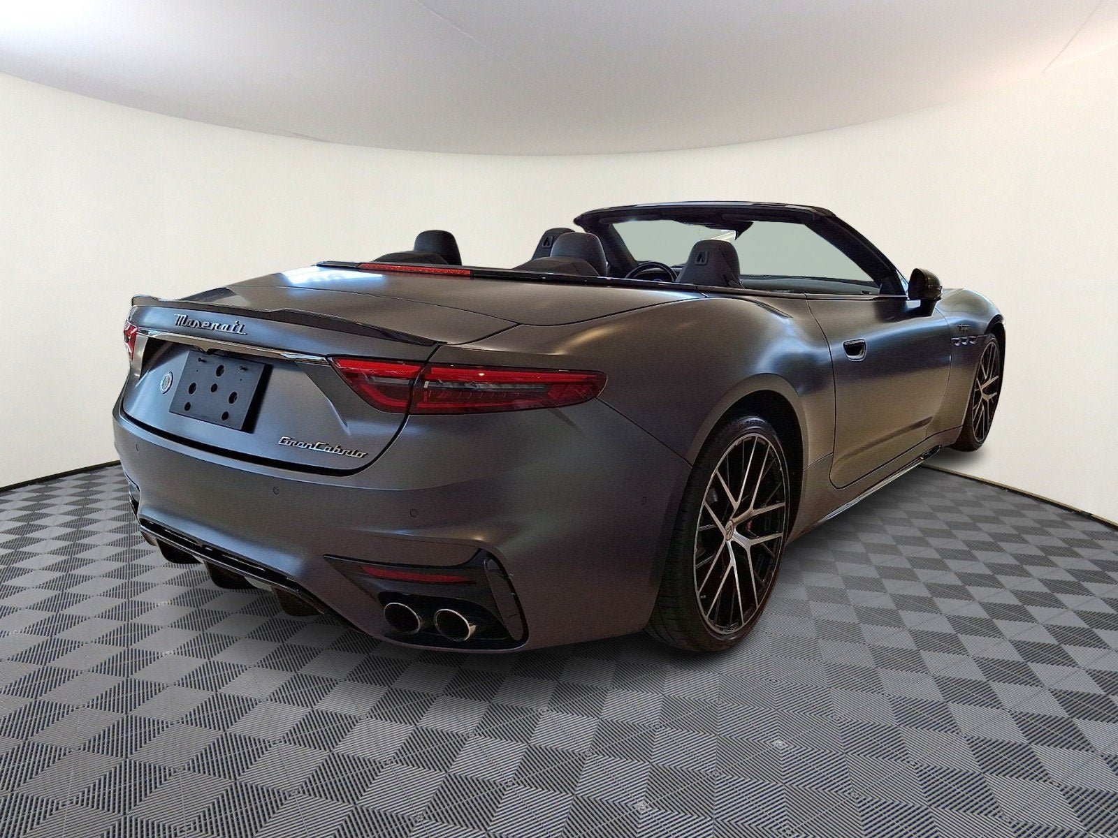 Certified 2024 Maserati GranCabrio Trofeo AWD/4WD image 4