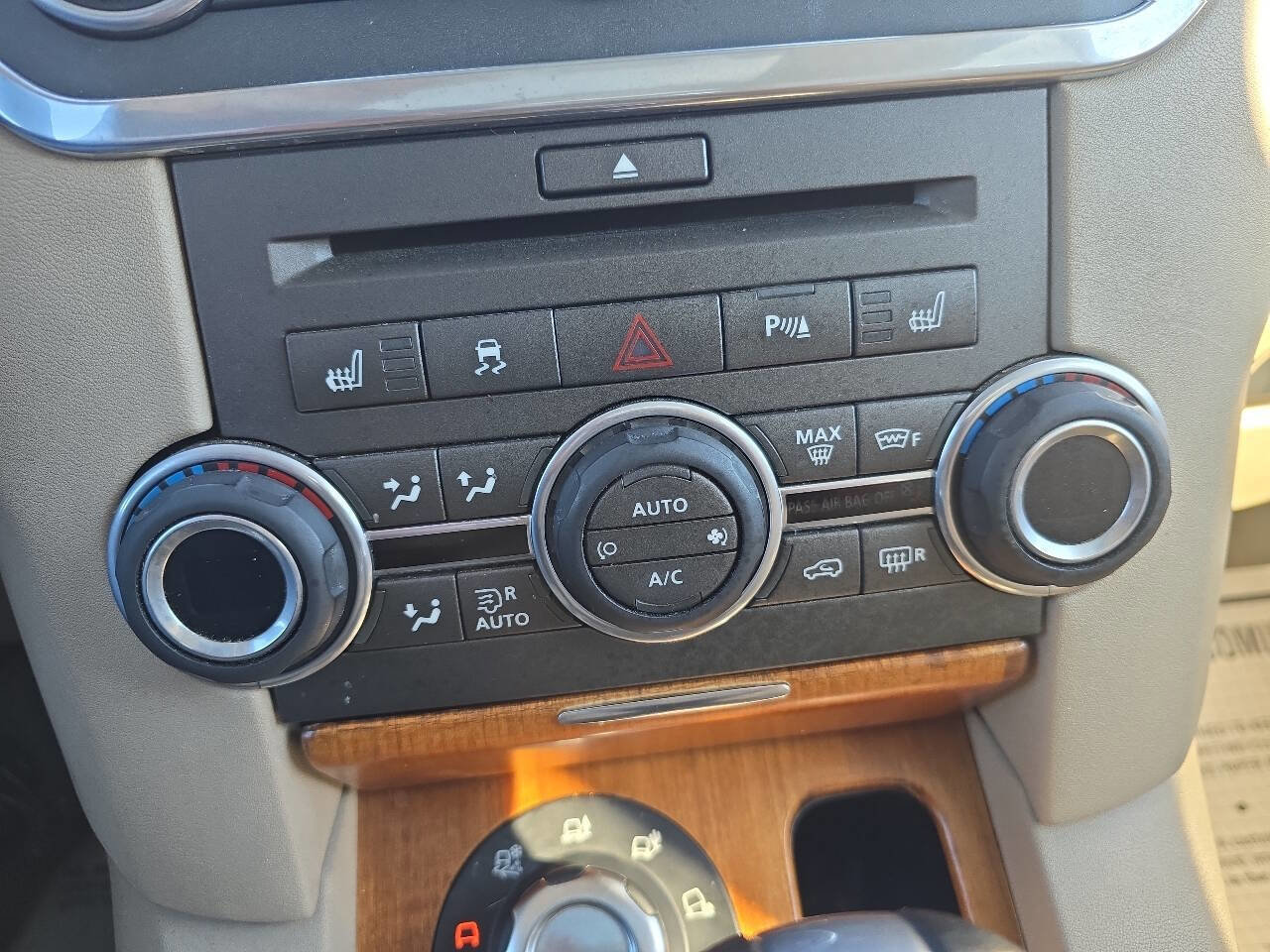 Used 2010 Land Rover LR4 HSE image 31