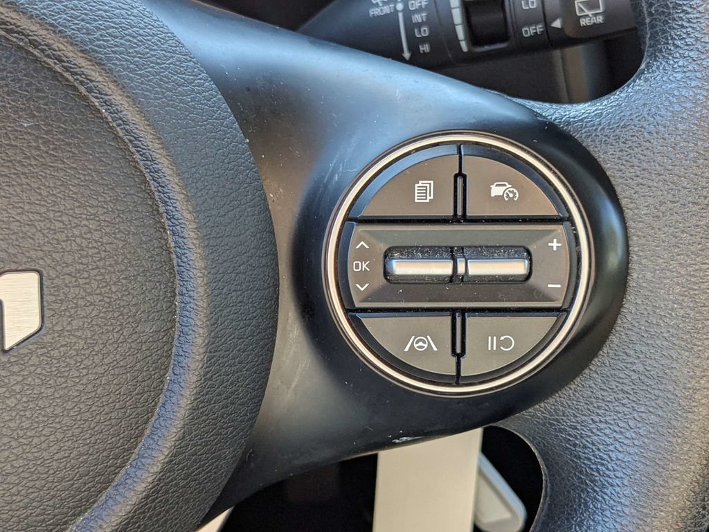 Used 2023 Kia Soul LX w/ Option Group 015 FWD image 27