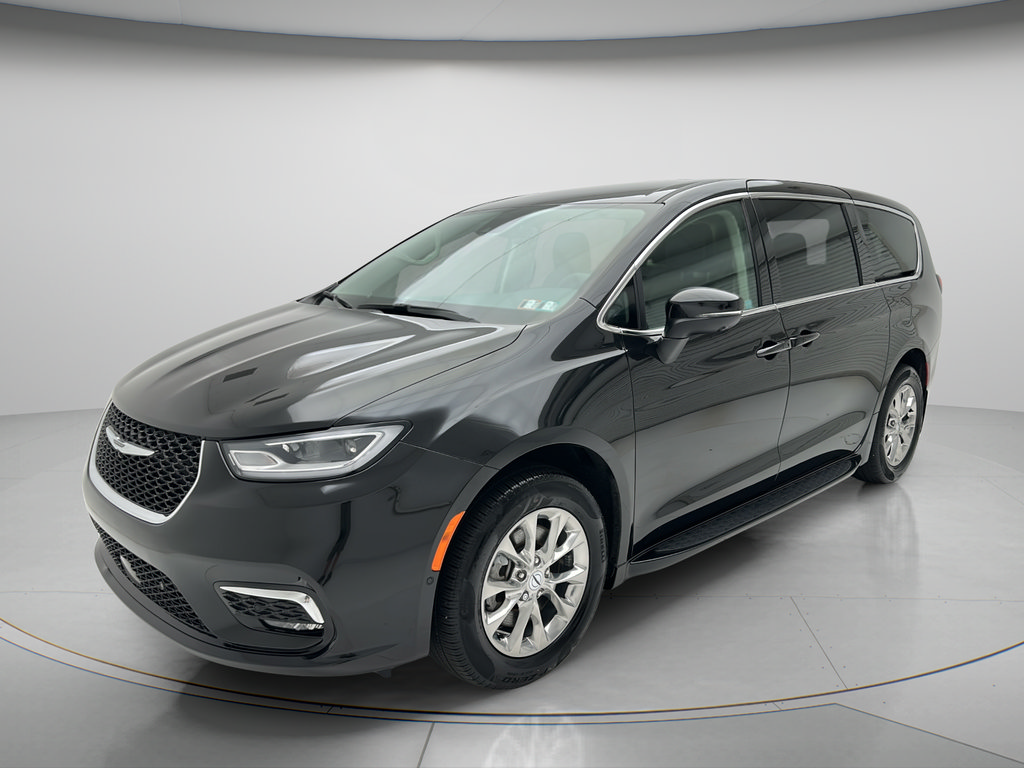Used 2023 Chrysler Pacifica Touring-L AWD/4WD image 7